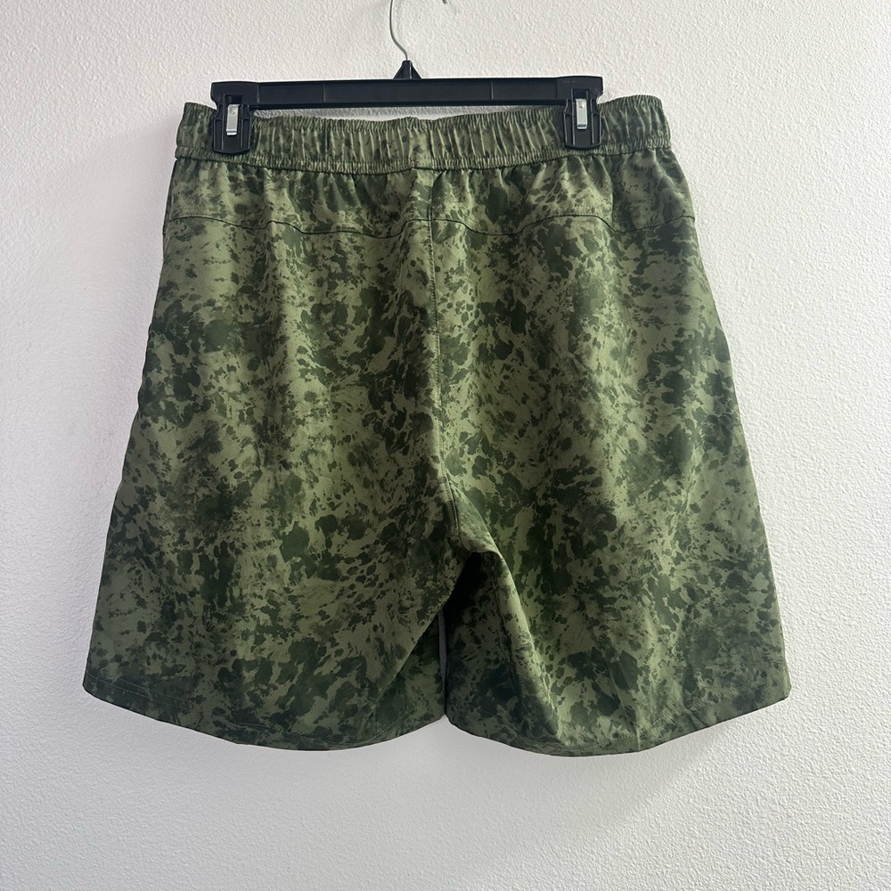Men’s balance collection shorts - Picture 2 of 3
